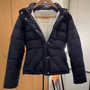 Hollister Puffer Jacket (women, navy, small)